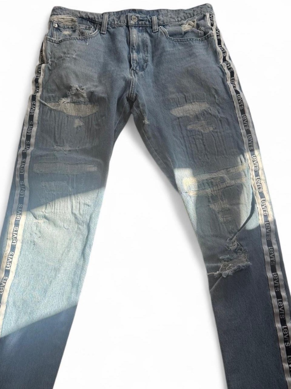 Levi’s blue denim jeans with logo down leg